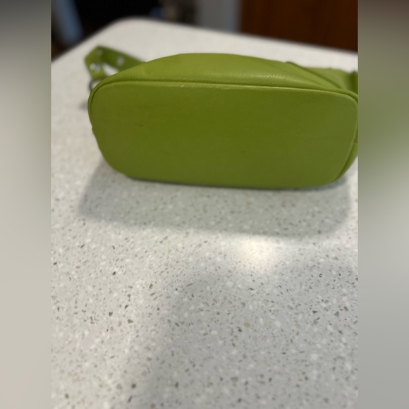 New lime green bag without tags small size - Picture 5 of 8